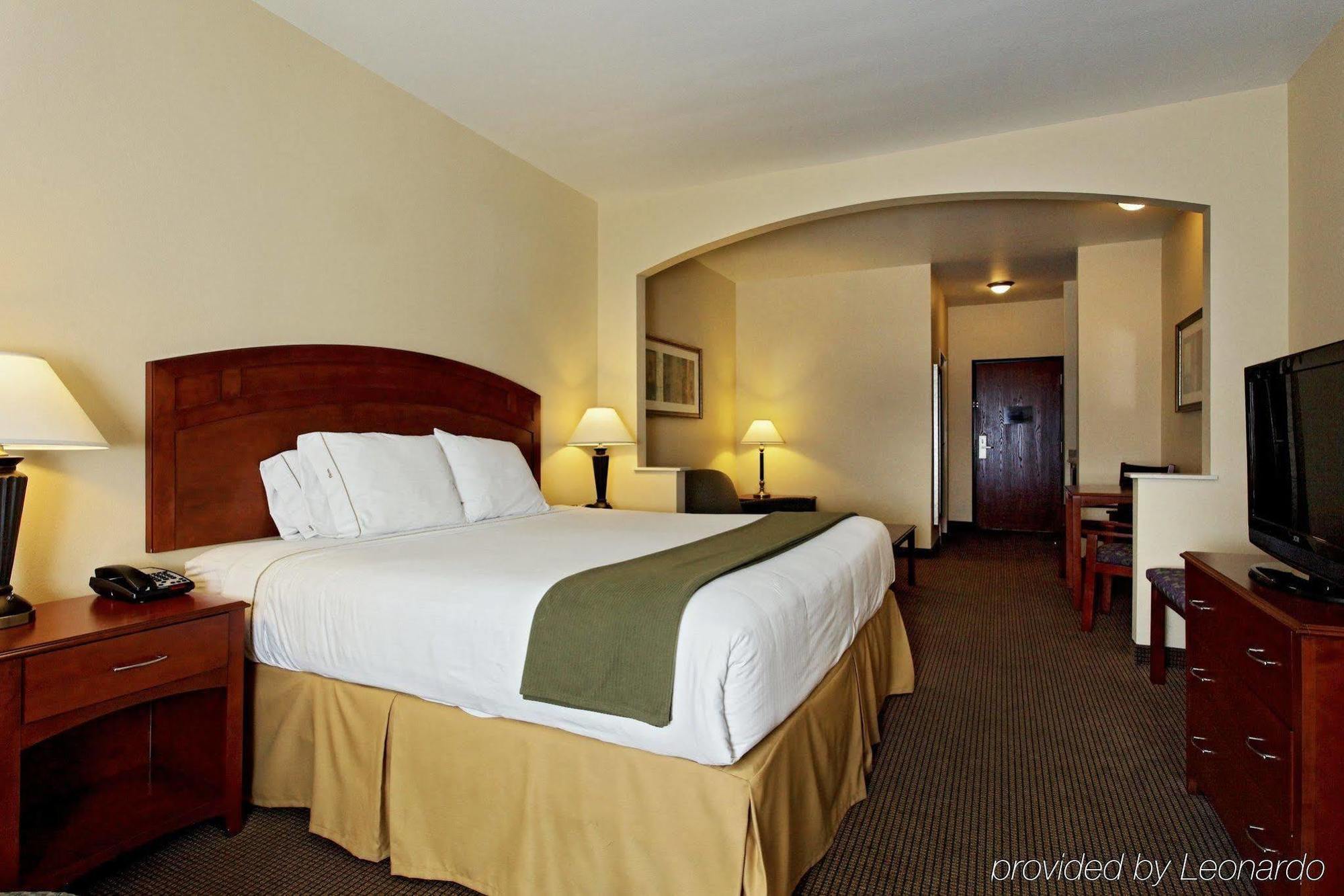 Holiday Inn Express Hotel & Suites Burleson - Fort Worth, An Ihg Hotel Bagian luar foto